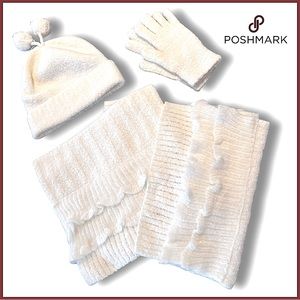 Moda International Victoria’s Secret Hat Scarf & Gloves Set Very Light Ivory